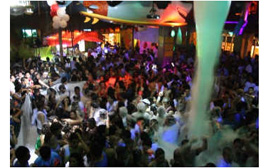 Cancun Senor Frogs bar margaritas